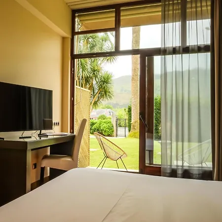 فندق Indiana Boutique 4*