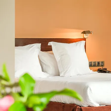 מלון Indiana Boutique 4*