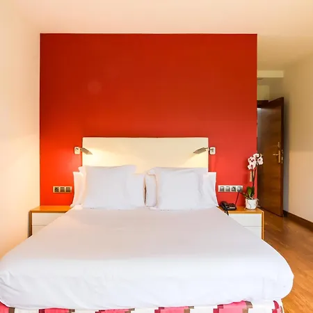 מלון Indiana Boutique 4*