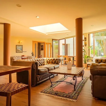 מלון Indiana Boutique 4*