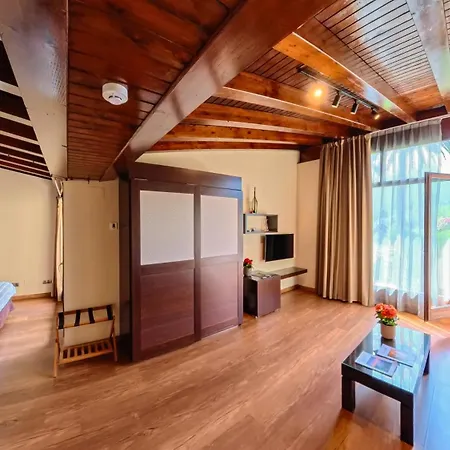 Indiana Boutique מלון 4*