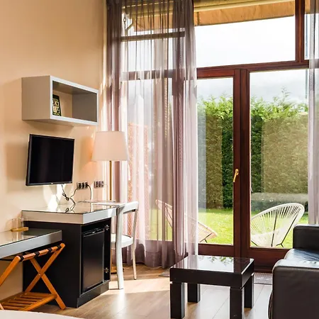Indiana Boutique 4* לאנס